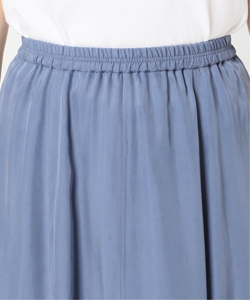 SLOBE IENA（スローブイエナ）の「フィブリルサテンフレアスカート【ウエストゴム/手洗い可能】◆（スカート・レディース・ブルー系その他/アイボリー/ネイビー/カーキ・38/36）」の18枚目の写真
