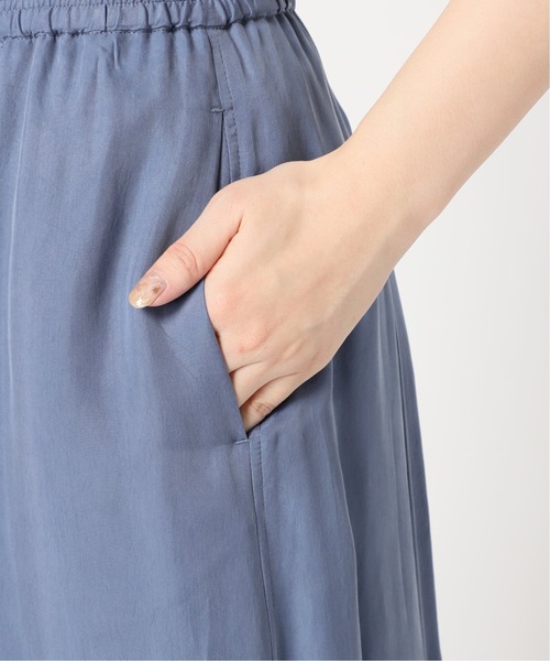 SLOBE IENA（スローブイエナ）の「フィブリルサテンフレアスカート【ウエストゴム/手洗い可能】◆（スカート・レディース・ブルー系その他/アイボリー/ネイビー/カーキ・38/36）」の19枚目の写真