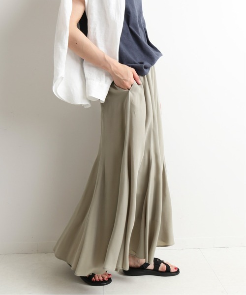 SLOBE IENA（スローブイエナ）の「フィブリルサテンフレアスカート【ウエストゴム/手洗い可能】◆（スカート・レディース・ブルー系その他/アイボリー/ネイビー/カーキ・38/36）」の8枚目の写真