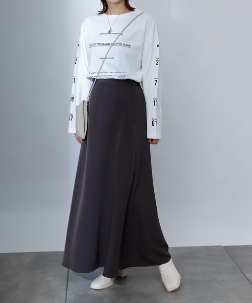 COLONY 2139(コロニートゥーワンスリーナイン)の「マットサテンフレアスカート(スカート・レディース・チャコールグレー/ベージュ/グリーン・MEDIUM/LARGE)」の4枚目の写真