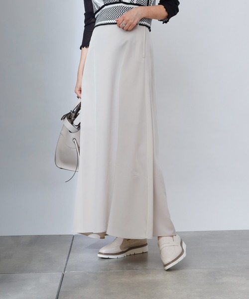 COLONY 2139(コロニートゥーワンスリーナイン)の「マットサテンフレアスカート(スカート・レディース・チャコールグレー/ベージュ/グリーン・MEDIUM/LARGE)」の13枚目の写真