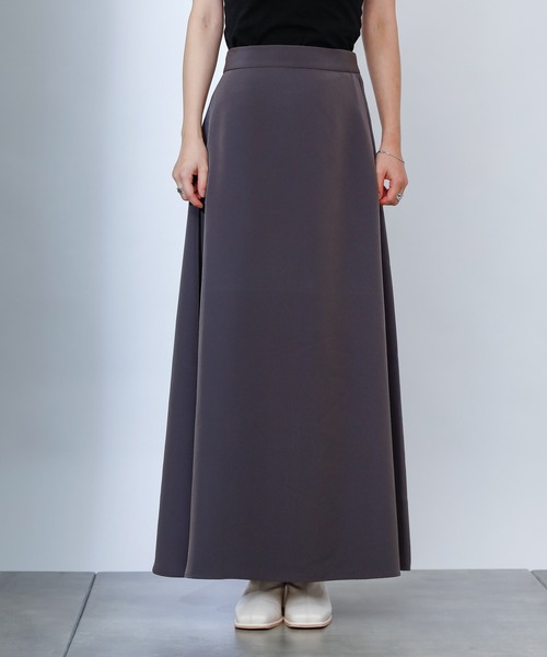 COLONY 2139(コロニートゥーワンスリーナイン)の「マットサテンフレアスカート(スカート・レディース・チャコールグレー/ベージュ/グリーン・MEDIUM/LARGE)」の17枚目の写真