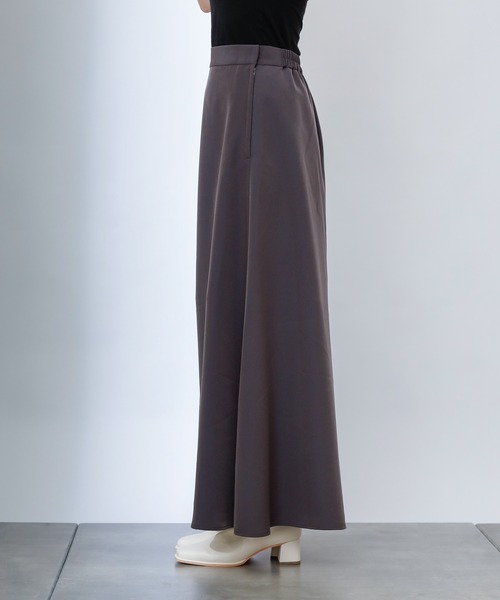 COLONY 2139(コロニートゥーワンスリーナイン)の「マットサテンフレアスカート(スカート・レディース・チャコールグレー/ベージュ/グリーン・MEDIUM/LARGE)」の22枚目の写真