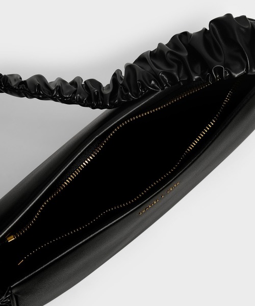 CHARLES & KEITH(チャールズ & キース)の「ライリーラッフルトリム バッグ / Riley Ruffle-Trim Bag(ハンドバッグ・レディース・ダークグリーン/ブラック/オリーブ/クリーム・M)」の17枚目の写真