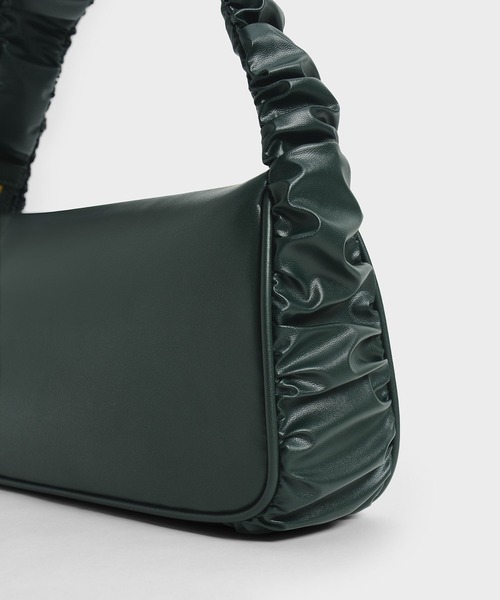 CHARLES & KEITH(チャールズ & キース)の「ライリーラッフルトリム バッグ / Riley Ruffle-Trim Bag(ハンドバッグ・レディース・ダークグリーン/ブラック/オリーブ/クリーム・M)」の8枚目の写真