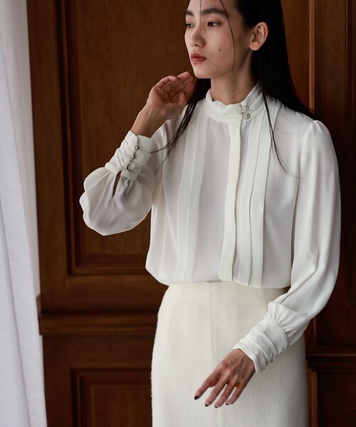 LOVELESS(ラブレス)の「ギャザーネック タックブラウス(シャツ/ブラウス・レディース・オフホワイト/グリーン/ブラック・34/36)」の15枚目の写真