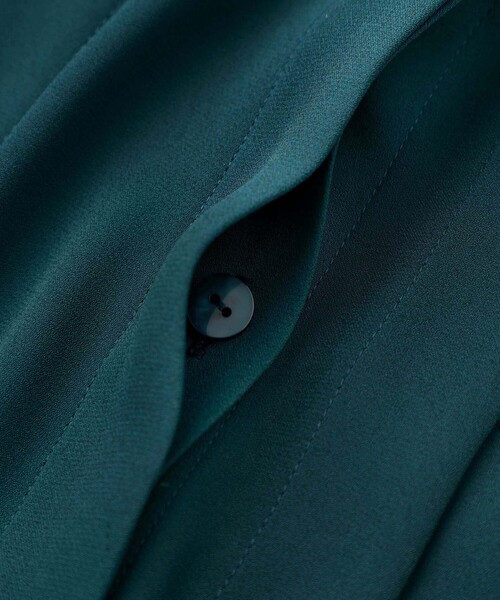 LOVELESS(ラブレス)の「ギャザーネック タックブラウス(シャツ/ブラウス・レディース・オフホワイト/グリーン/ブラック・34/36)」の9枚目の写真