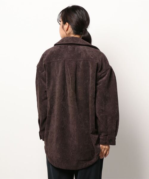 HONEYSUCKLE ROSE（ハニーサックルローズ）の「【HONEYSUCKLE ROSE】コーデュロイシャツアウター（シャツ/ブラウス・レディース・オフホワイト/ブラウン/ライトベージュ・M/L）」の6枚目の写真