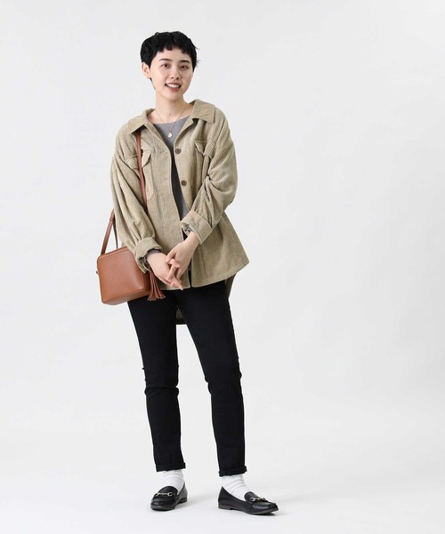 HONEYSUCKLE ROSE（ハニーサックルローズ）の「【HONEYSUCKLE ROSE】コーデュロイシャツアウター（シャツ/ブラウス・レディース・オフホワイト/ブラウン/ライトベージュ・M/L）」の14枚目の写真