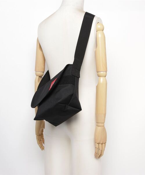 Manhattan Portage(マンハッタンポーテージ)の「Manhattan Portage/マンハッタンポーテージ Casual Messenger Bag JRS MP1605 JR(ショルダーバッグ・メンズ・ブラック・FREE)」の2枚目の写真