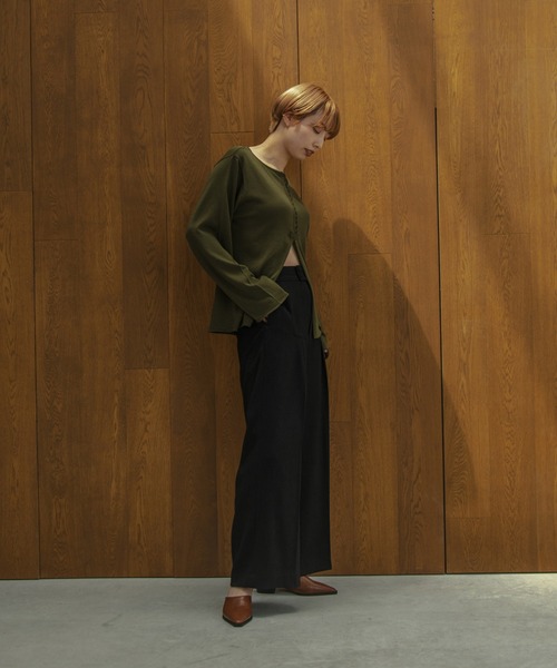 I_am(アイアム)の「tuck design high waist pants(その他パンツ・レディース・ブラック/ブラウン・S/M)」の11枚目の写真