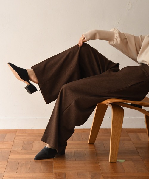 I_am(アイアム)の「tuck design high waist pants(その他パンツ・レディース・ブラック/ブラウン・S/M)」の9枚目の写真