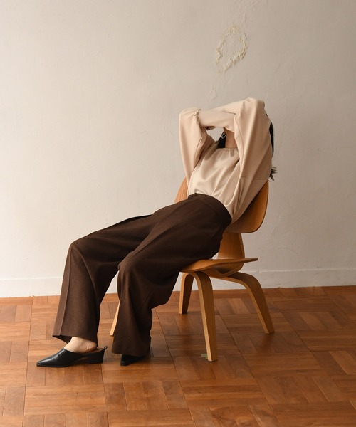 I_am(アイアム)の「tuck design high waist pants(その他パンツ・レディース・ブラック/ブラウン・S/M)」の8枚目の写真