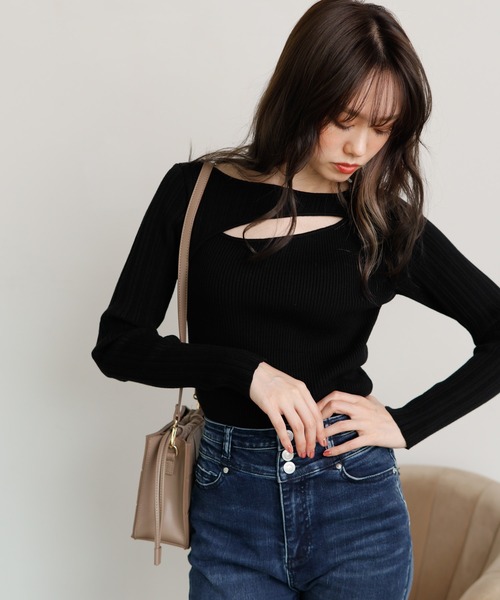 LIPSERVICE(リップサービス)の「アシメカッティング2WAYニット(ニット/セーター・レディース・ホワイト/ブラック/グレー系その他・FREE)」の2枚目の写真