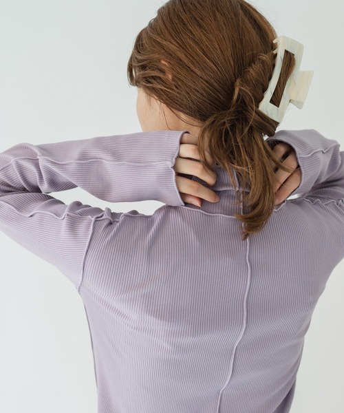 Kastane（カスタネ）の「【WEB限定カラーあり】テレコメロウハイネックロンT（Tシャツ/カットソー・レディース・オフホワイト/オレンジ/パープル/ブラウン/グリーン/ブラック・FREE）」の5枚目の写真