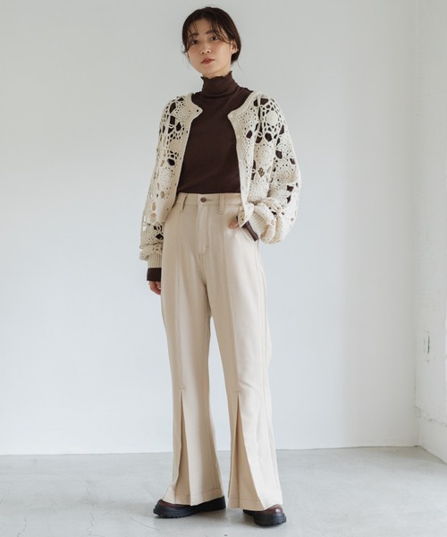 Kastane（カスタネ）の「【WEB限定カラーあり】テレコメロウハイネックロンT（Tシャツ/カットソー・レディース・オフホワイト/オレンジ/パープル/ブラウン/グリーン/ブラック・FREE）」の10枚目の写真