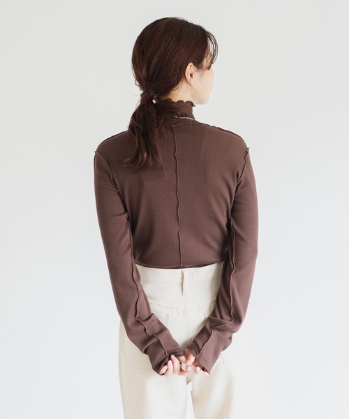 Kastane（カスタネ）の「【WEB限定カラーあり】テレコメロウハイネックロンT（Tシャツ/カットソー・レディース・オフホワイト/オレンジ/パープル/ブラウン/グリーン/ブラック・FREE）」の21枚目の写真