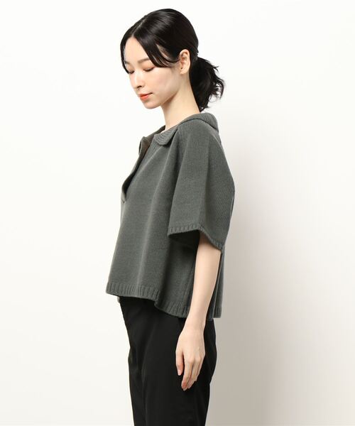 IENA（イエナ）の「【NEARBYME/ニアーバイミー】Collarショートスリーブニット（ニット/セーター・レディース・チャコールグレー・FREE）」の5枚目の写真