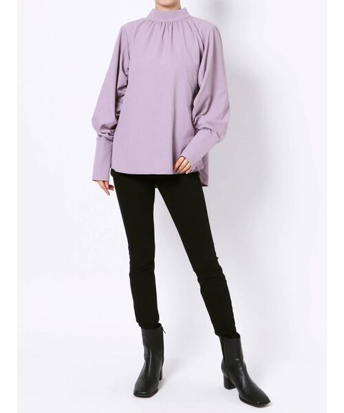 ELENDEEK（エレンディーク）の「シルキーハイネックロングカフスブラウス（シャツ/ブラウス・レディース・オフホワイト/ブラック/ラベンダー・FREE）」の7枚目の写真