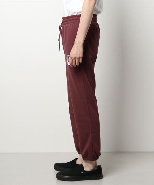 Revo.(レボ)の「280g T/C 裏毛ワンポイントプリント スウェットパンツ(スウェットパンツ・メンズ・ブラック/ホワイト系その他/ライトグレー/グリーン/ネイビー/パープル・LARGE/MEDIUM)」の16枚目の写真