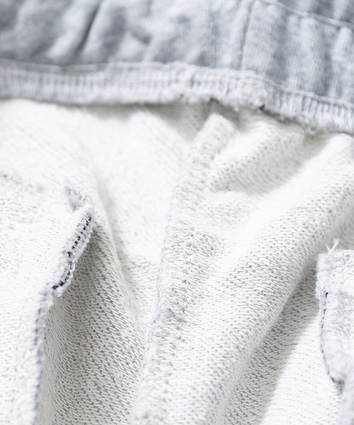 Revo.(レボ)の「280g T/C 裏毛ワンポイントプリント スウェットパンツ(スウェットパンツ・メンズ・ブラック/ホワイト系その他/ライトグレー/グリーン/ネイビー/パープル・LARGE/MEDIUM)」の9枚目の写真