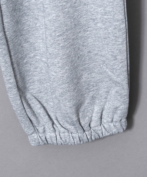 Revo.(レボ)の「280g T/C 裏毛ワンポイントプリント スウェットパンツ(スウェットパンツ・メンズ・ブラック/ホワイト系その他/ライトグレー/グリーン/ネイビー/パープル・LARGE/MEDIUM)」の11枚目の写真