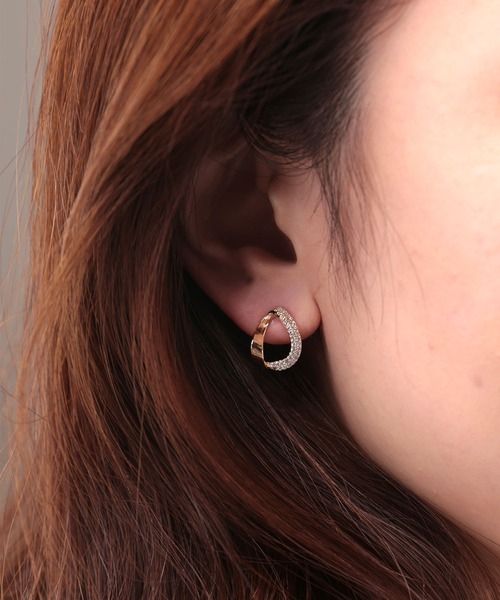 Manon's Selection(マノンズセレクション)の「ハーフストーンツイストキャッチピアス(ピアス(両耳用)・レディース・シルバー/ゴールド・ONE SIZE)」の1枚目の写真