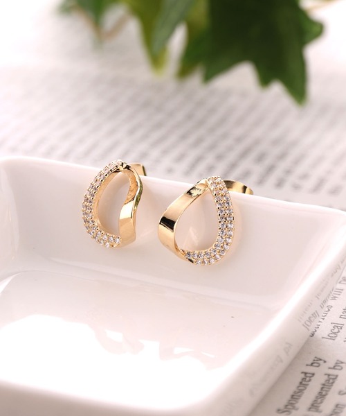 Manon's Selection(マノンズセレクション)の「ハーフストーンツイストキャッチピアス(ピアス(両耳用)・レディース・シルバー/ゴールド・ONE SIZE)」の7枚目の写真