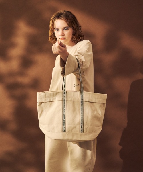 THEATRE PRODUCTS（シアタープロダクツ）の「Market Tote L【idem × BROWN THEATRE PRODUCTS】（ショルダーバッグ・レディース・アイボリー・FREE）」の5枚目の写真