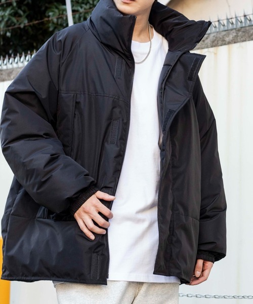 WEGO(ウィゴー)の「WEGO/ボリュームネックパデッドジャケット(ダウンジャケット/コート・メンズ・ブラック/ベージュ・MEDIUM/LARGE)」の2枚目の写真