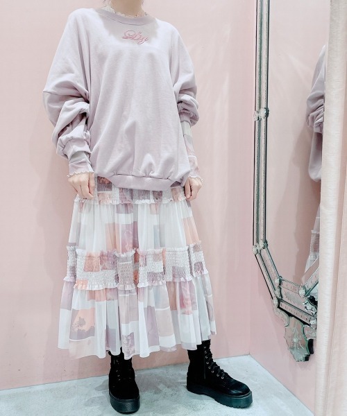 lilLilly（リルリリー）の「エンブロイダリースウェットトップス（スウェット・レディース・ブラック/ピンク/ブルー/アイボリー・FREE）」の9枚目の写真