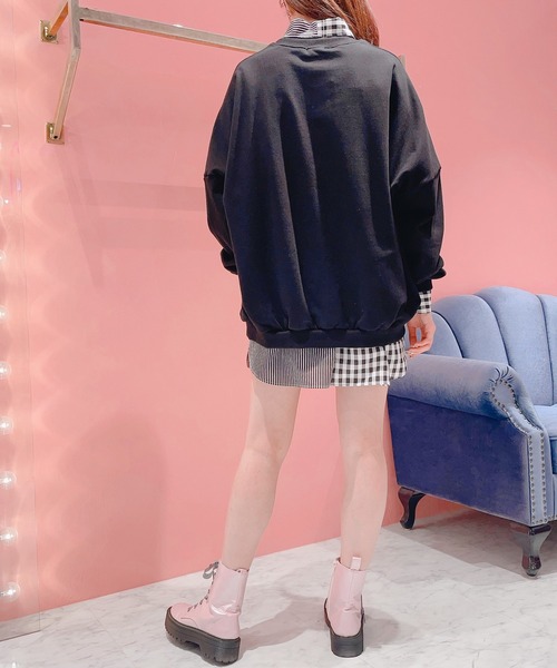 lilLilly（リルリリー）の「エンブロイダリースウェットトップス（スウェット・レディース・ブラック/ピンク/ブルー/アイボリー・FREE）」の6枚目の写真