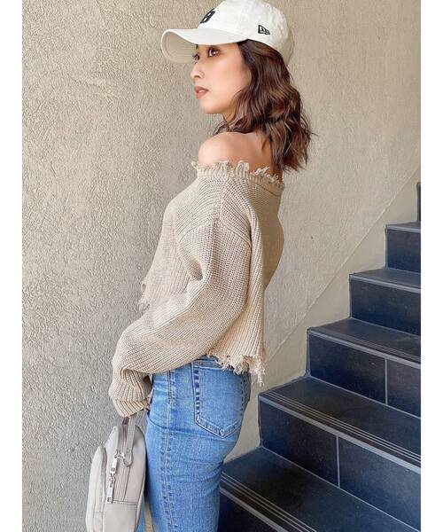 GYDA（ジェイダ）の「グラインダーオフショルニットトップス（ニット/セーター・レディース・オフホワイト/パープル/ベージュ・FREE）」の8枚目の写真