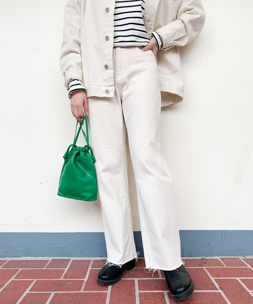 ITEMS URBANRESEARCH(アイテムズ アーバンリサーチ)の「デニムストレートパンツ(デニムパンツ・レディース・アイボリー/インディゴブルー/ブラック・MEDIUM/SMALL)」の2枚目の写真