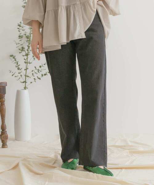 ITEMS URBANRESEARCH(アイテムズ アーバンリサーチ)の「デニムストレートパンツ(デニムパンツ・レディース・アイボリー/インディゴブルー/ブラック・MEDIUM/SMALL)」の1枚目の写真