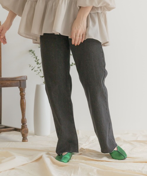 ITEMS URBANRESEARCH(アイテムズ アーバンリサーチ)の「デニムストレートパンツ(デニムパンツ・レディース・アイボリー/インディゴブルー/ブラック・MEDIUM/SMALL)」の4枚目の写真