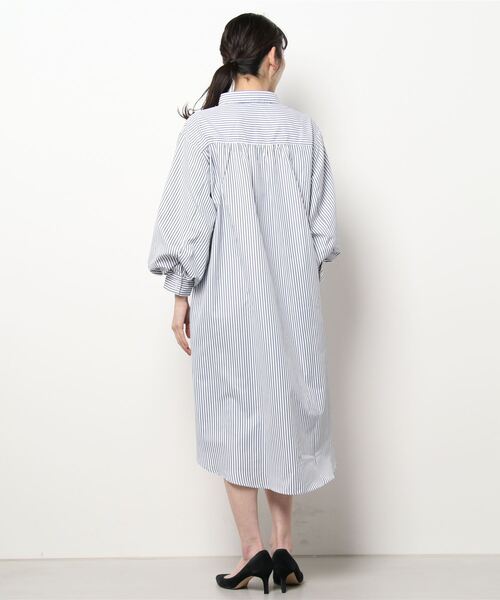 e-zakkamania stores（イーザッカマニアストアーズ）の「ストライプ柄 パフスリーブ シャツワンピース（シャツワンピース・レディース・ホワイト/ネイビー・M）」の8枚目の写真