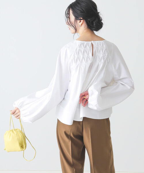 BEAMS LIGHTS（ビームスライツ）の「Devotion TWINS / CRETE スモッキング ブラウス（シャツ/ブラウス・レディース・ホワイト・SMALL）」の3枚目の写真