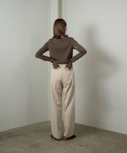 Amiur（エミレ）の「two tone rib long tops（Tシャツ/カットソー・レディース・ブラウン/アイボリー・FREE）」の8枚目の写真