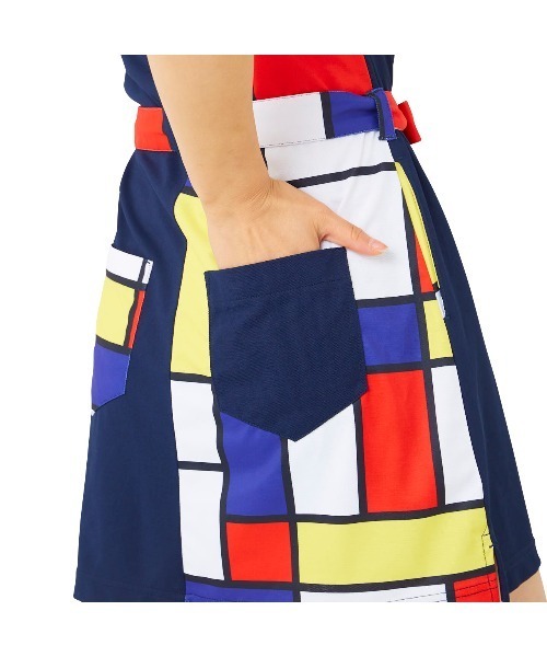 Loudmouth(ラウドマウス)の「LOUDMOUTH/ラウドマウス ゴルフウェア 吸汗速乾 UVカット 切替 ノースリーブワンピース(ワンピース・レディース・ホワイト×ブラック/ネイビー系/その他・L/S/M)」の6枚目の写真