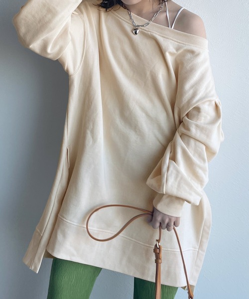 w closet(ダブルクローゼット)の「ワイドネックオーバースウェット(スウェット・レディース・ブルー/アイボリー/スモークピンク・FREE)」の19枚目の写真