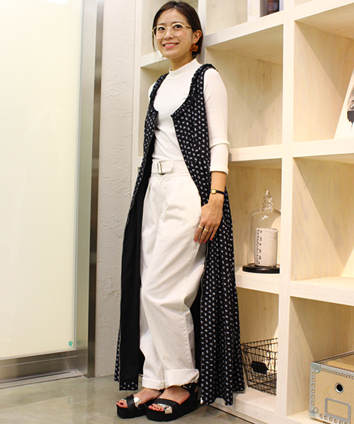 mystic（ミスティック）の「デコベルトデニムパンツ（デニムパンツ・レディース・ホワイト/ネイビー/ブルー・2/1）」の18枚目の写真