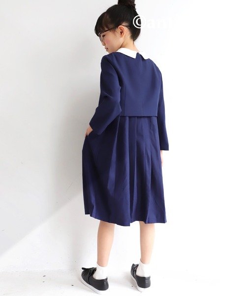 antiqua(アンティカ)の「襟配色プリーツワンピース(ワンピース・キッズ・ベージュ/ブラック/ネイビー・6/5/4/3)」の15枚目の写真