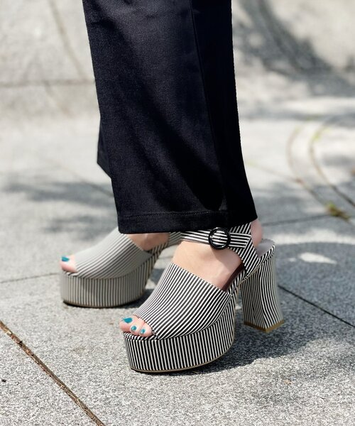 ESPERANZA(エスペランサ)の「◆【厚底/ストラップ/安定感/歩きやすい/日本製】フレアチャンキーヒールストラップサンダル(サンダル・レディース・ブラック系2/オレンジ系その他4/ブルー系2/ネイビー系7/ブラック系8・S/M/L/LL)」の6枚目の写真