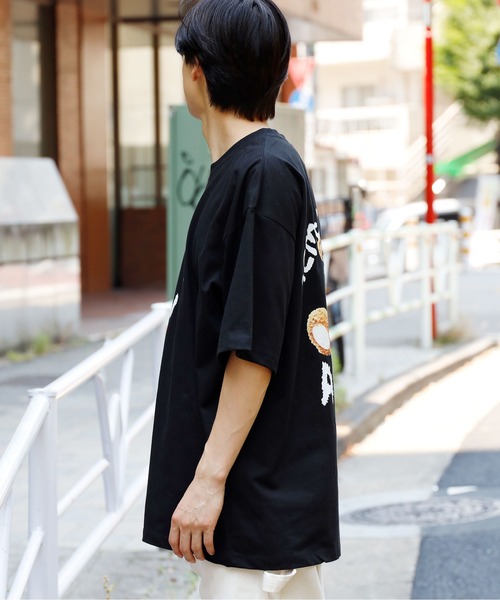 acme de la vie(アクメドラビ)の「Acme de la vie/アクメドラビ TEDDY BEAR (BEAR DOLL) SHORT SLEEVE T-SHIRT 半袖Tシャツ バックプリントT(Tシャツ/カットソー・メンズ・スカイブルー/ブラック/ベージュ・2/1)」の4枚目の写真