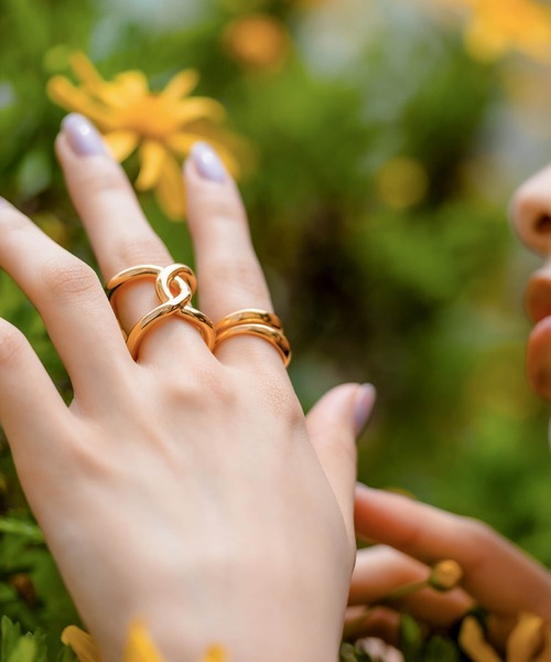 JUICY ROCK（ジューシーロック）の「クロスリング（リング・レディース・ゴールド/シルバー・ONE SIZE）」の2枚目の写真