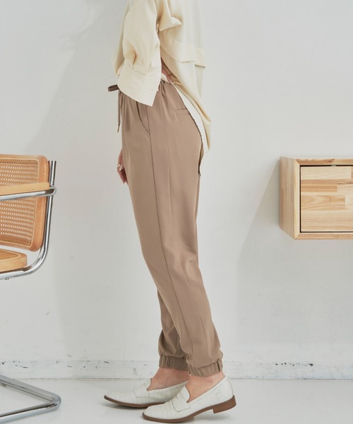 CLEARIMPRESSION （クリアインプレッション）の「マットポリエステルジョガーパンツ（その他パンツ・レディース・ブラック/モカ・FREE）」の8枚目の写真