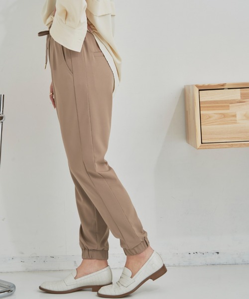 CLEARIMPRESSION （クリアインプレッション）の「マットポリエステルジョガーパンツ（その他パンツ・レディース・ブラック/モカ・FREE）」の17枚目の写真