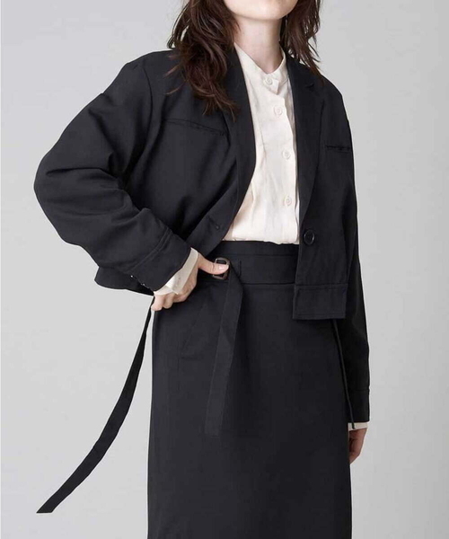 A de a.v.v（アードアー・ヴェ・ヴェ）の「［SET UP対応］ウエストベルトテーラードジャケット（テーラードジャケット・レディース・ベージュ/グリーン/ブラック・38/36）」の2枚目の写真