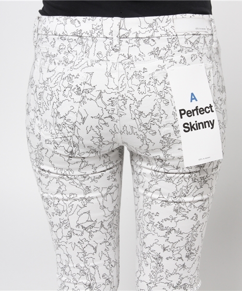 AZUL by moussy（アズールバイマウジー）の「A Perfect Skinny(モノトーンフラワー)（その他パンツ・レディース・ホワイト系その他/ブラック系その他・X-SMALL/MEDIUM/SMALL/LARGE）」の7枚目の写真